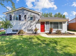 230 Harvard Ave, South Lyon, MI 48178