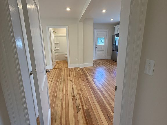 5th image of 33-35 Leach St #1