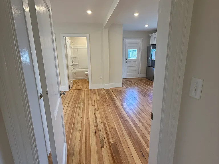 33-35 Leach St #1 — Photo 5