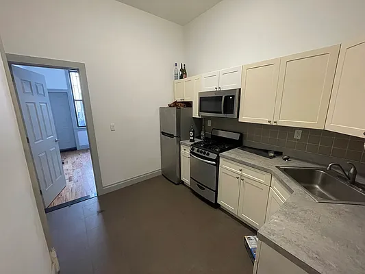 Rented by CCM Property Management LLC | media 7