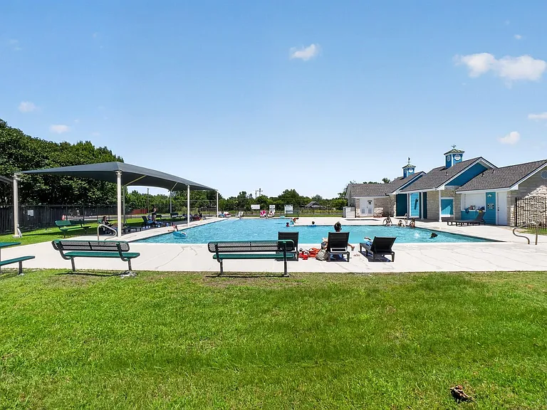 300 N Carriage Hills Dr — Photo 33