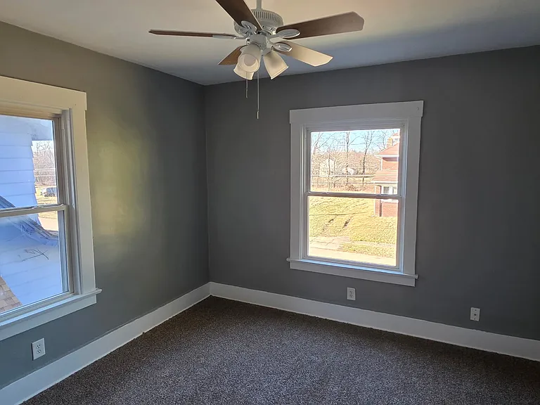 43 E Auburndale Ave — Photo 23