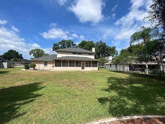 5th image of 2810 Forest Club Dr