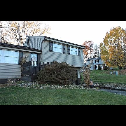 5th image of 202 Quail Dr