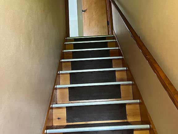 private rear entry to unit