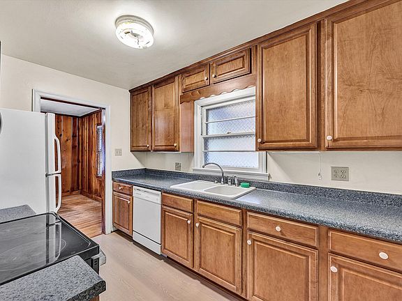 4th image of 5219 Hearthstone Rd NW