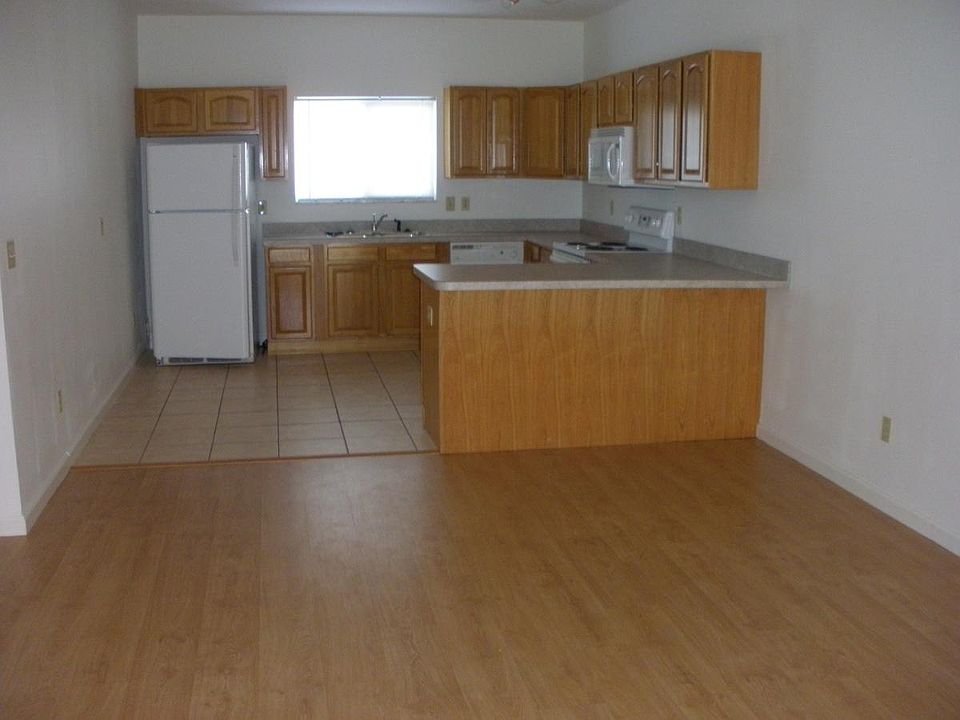 2nd image of 825 Anastasia Blvd #D25