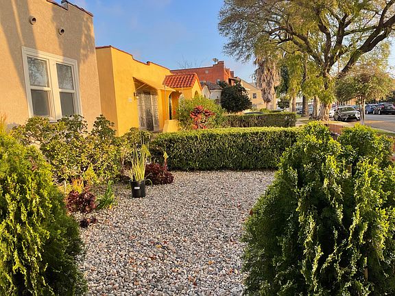 Front yard for alfresco set up