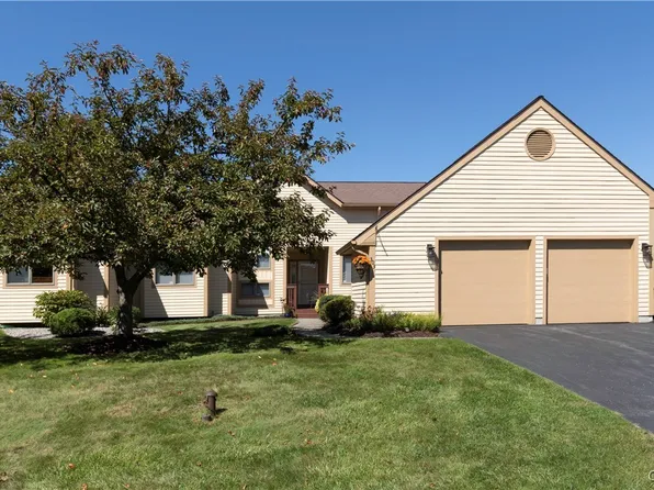 303 White Heron Cir, Fayetteville, NY 13066