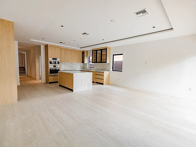 3189 SW 23rd Ter #3189 — Photo 99