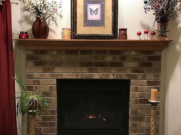 Gas fireplace