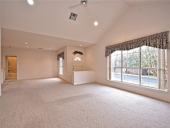 4th image of 6601 Mesa Hollow Dr