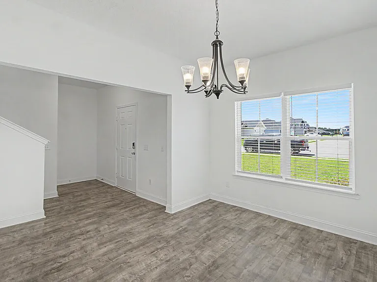 40 Rimes Ave — Photo 4