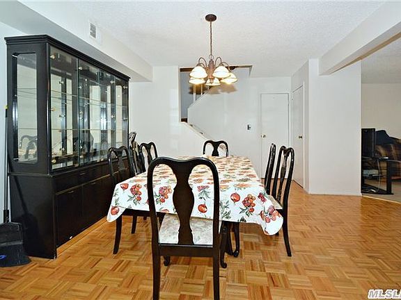 5th image of 216 Springmeadow Dr Unit A