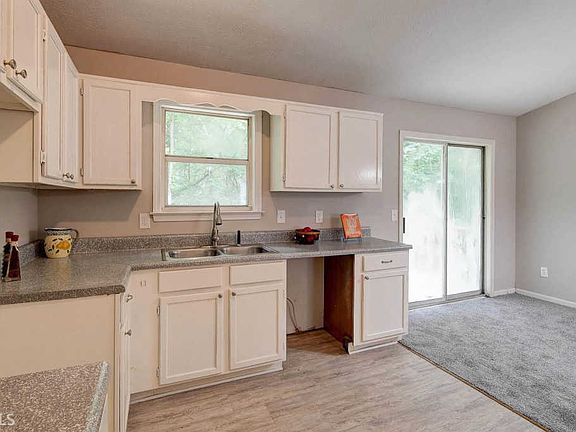 5th image of 4221 Burgundy Way