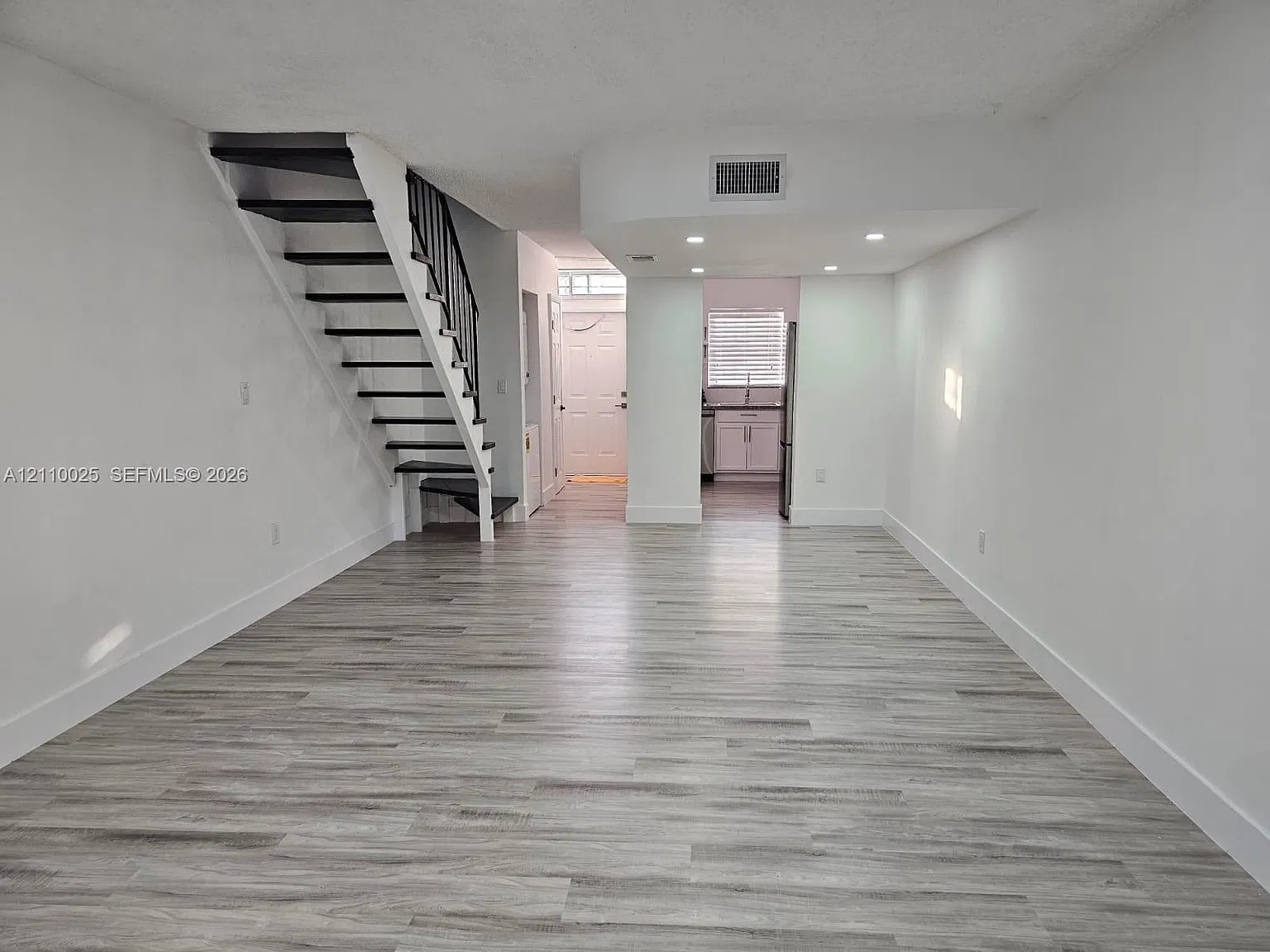 Mango Hill Condo No 2 — Photo 2