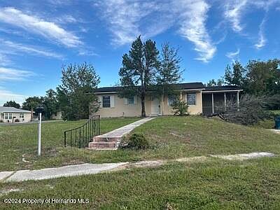 1st image of 520 Copperfield Rd