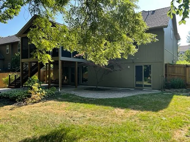 3 bed, 2384 sqft, $2,845 — Photo 4