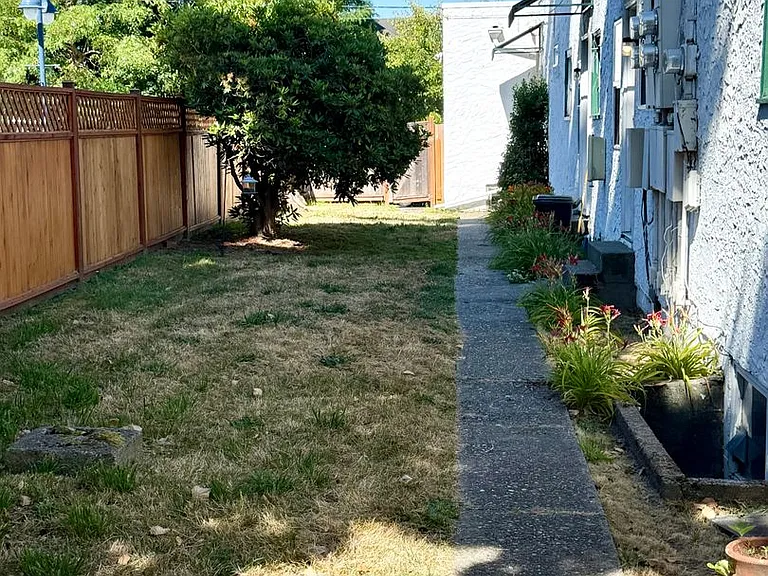 415 11th Street Pl — Photo 7