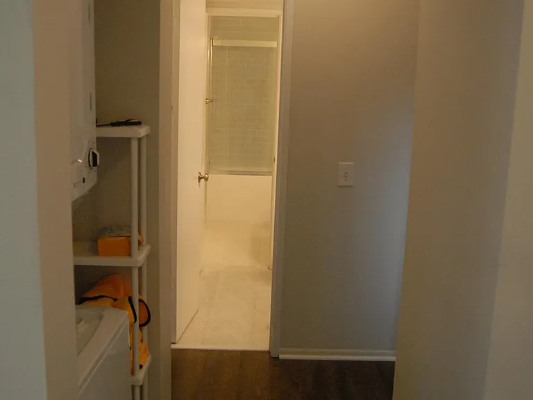 2438 Glengyle Dr — Photo 4