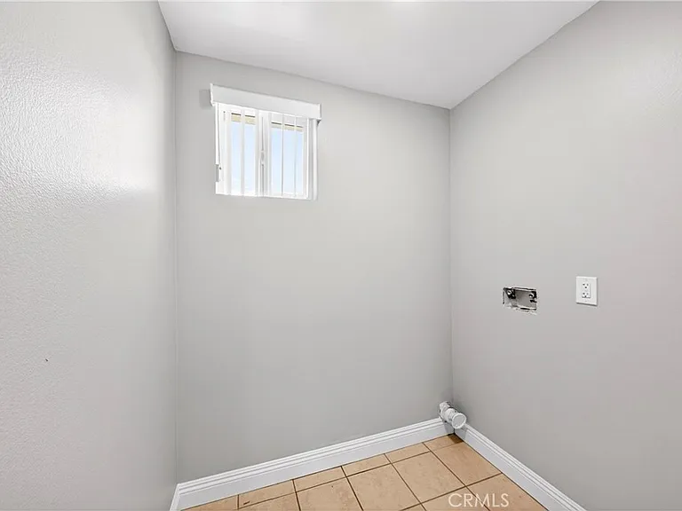 11227 Towne Ave — Photo 12
