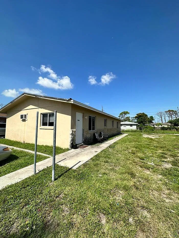 1 bed, 1.0 bath, $850 — Photo 2