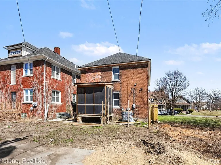 5533 Sheridan St — Photo 26