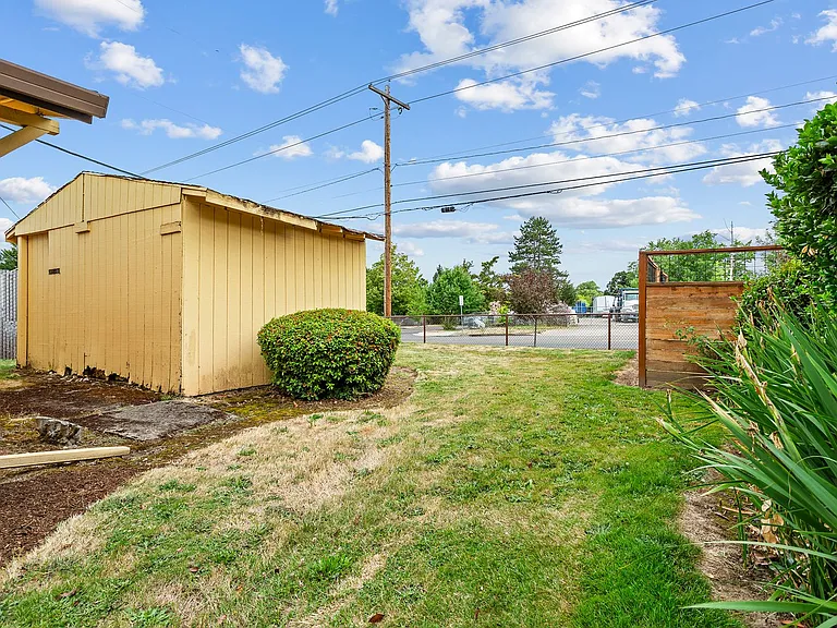 6970 SW King Blvd — Photo 15