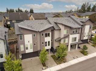 15720 Meadow Rd #E2, Lynnwood, WA 98037