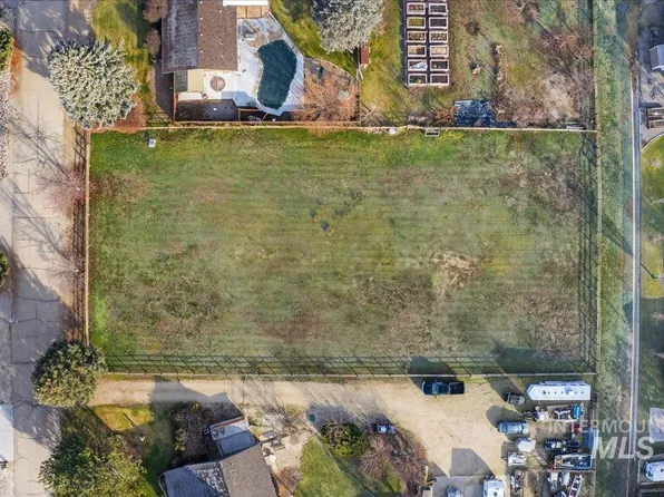 16890 Meadow Ln, Nampa, ID 83687