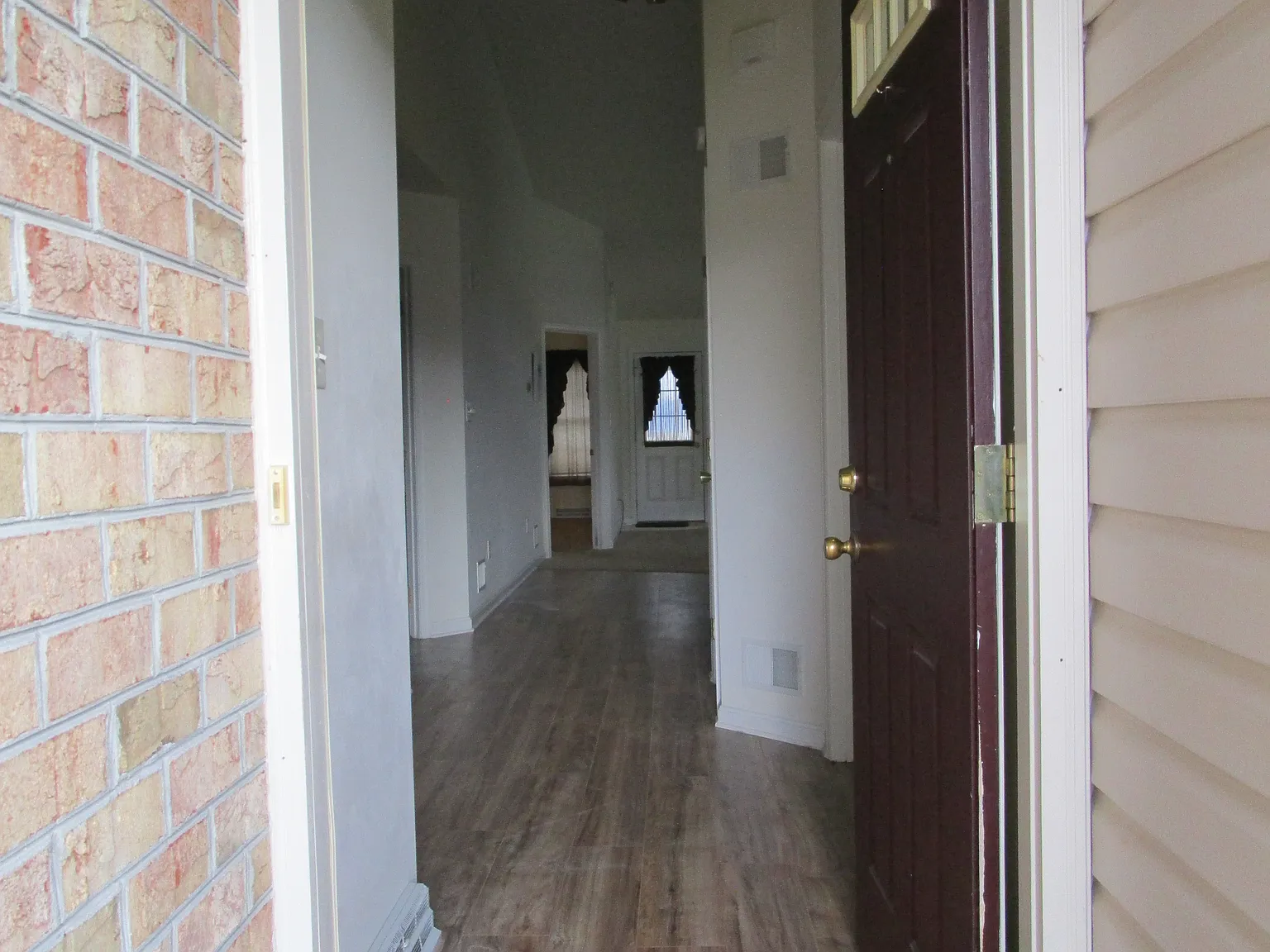 2 bed, 1250 sqft, $1,700 — Photo 4