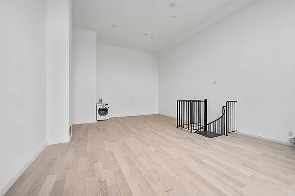 Rented by Cooper & Cooper Real Estate | media 2