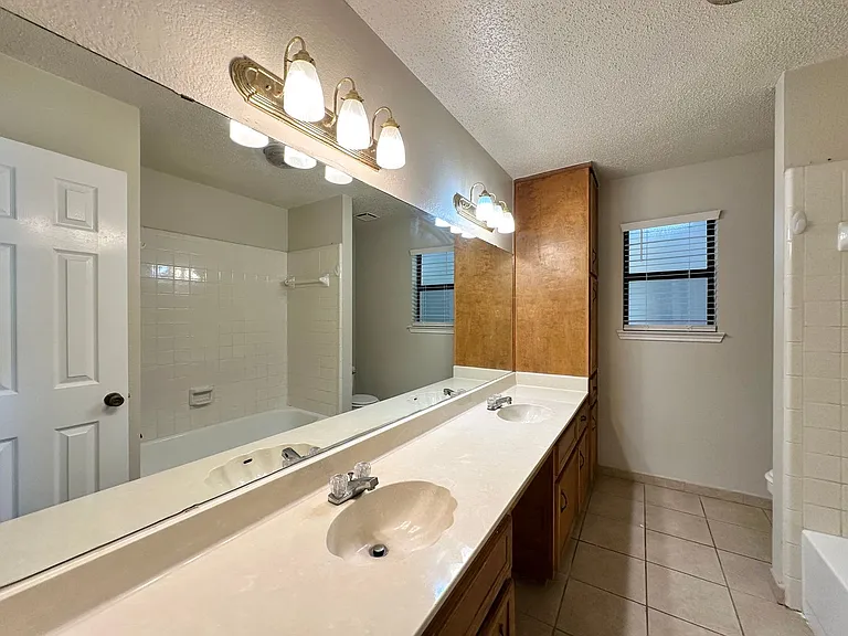 109 S Brook Dr — Photo 30