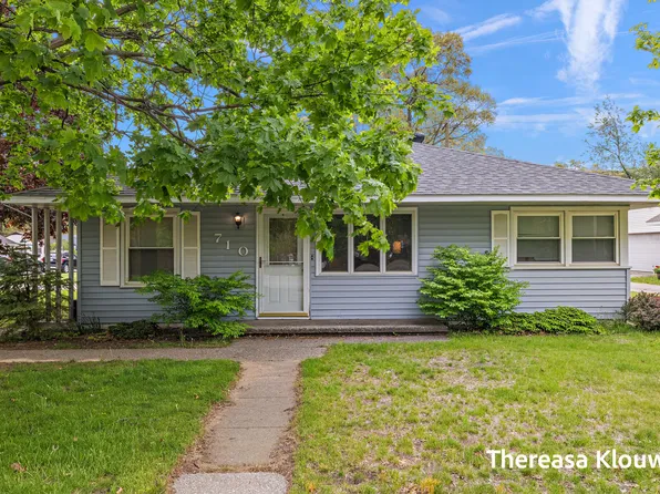 710 S Quarterline Rd, Muskegon, MI 49442