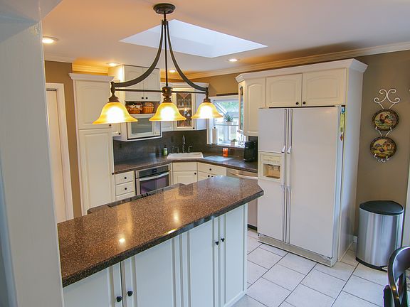Center island, skylights,