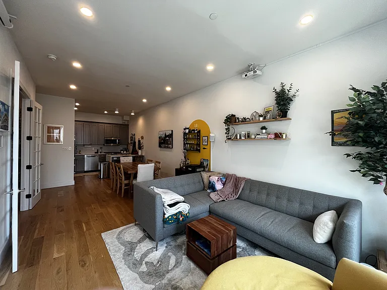 1009 Hancock St #2R — Photo 5