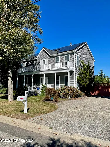 711 Mount Pl Photo 1