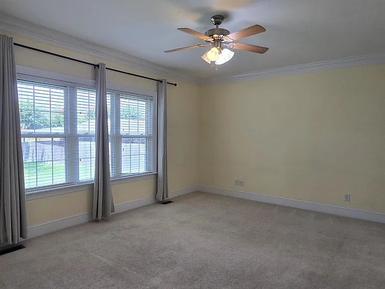 4208 Leicester Ct — Photo 19