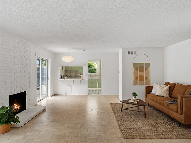 22736 Cantlay St — Photo 24
