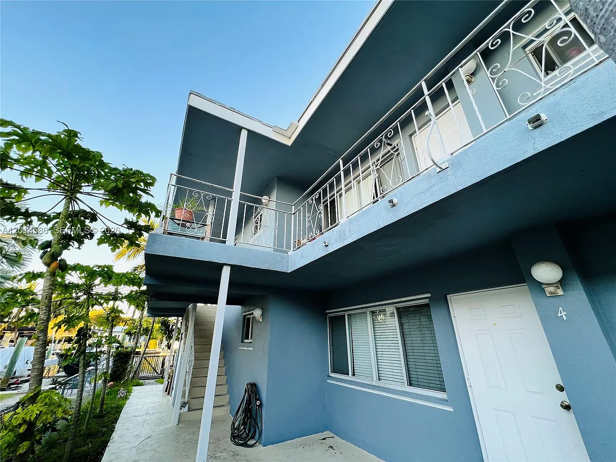 Building Photo - 2033 Calais Dr #5