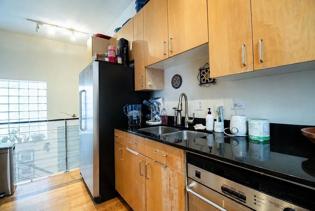 2 bed, 4.0 bath, 850 sqft, $2,900 — Photo 3