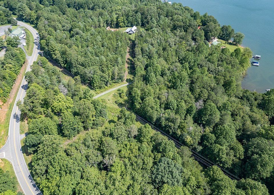 2nd image of 1466 Sunnyside Rd