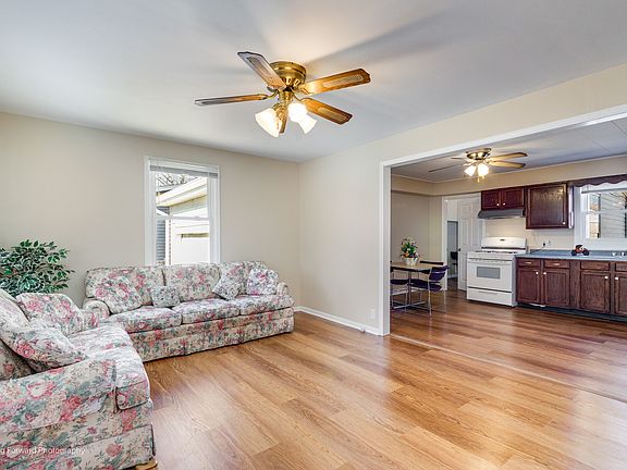 5th image of 410 N Circle Dr