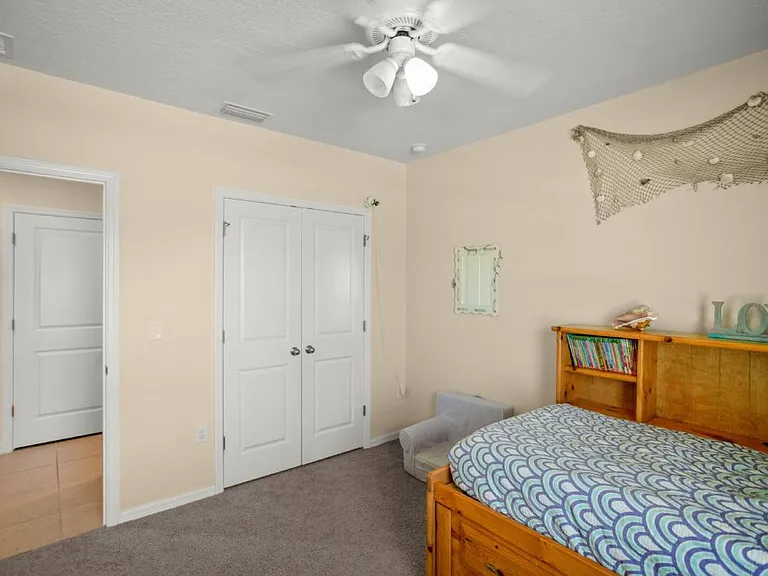 5025 NE 15th Pl — Photo 10