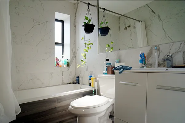 Rented by EXR | media 10