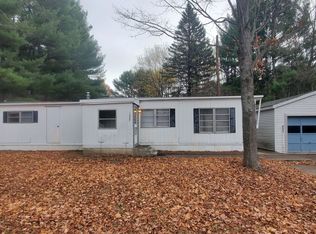 10947 S Dalzell Rd, Traverse City, MI 49684