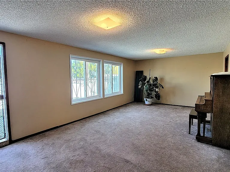 606 S Hill Blvd — Photo 6