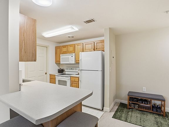 4th image of 10 Vista Ridge Dr Unit 2