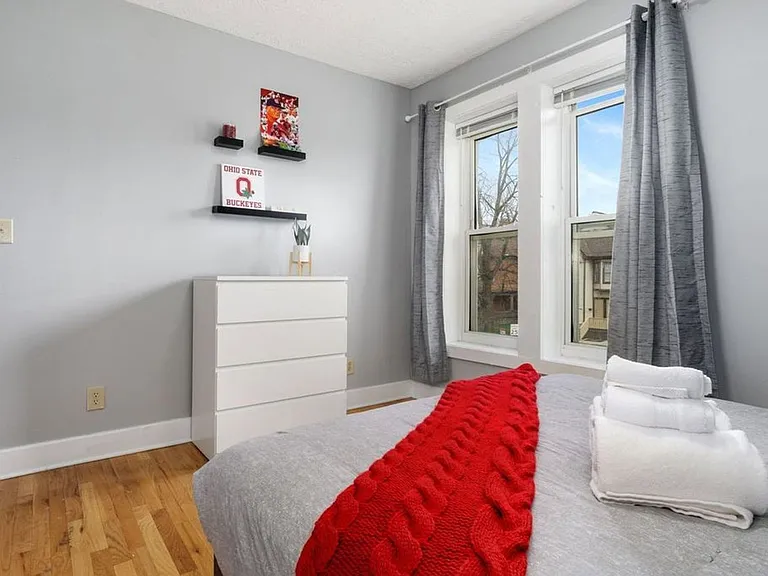 1373 Indianola Ave — Photo 17