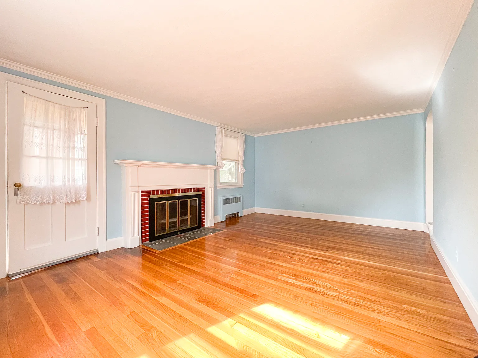 3 bed, 1430 sqft, $3,800 — Photo 3